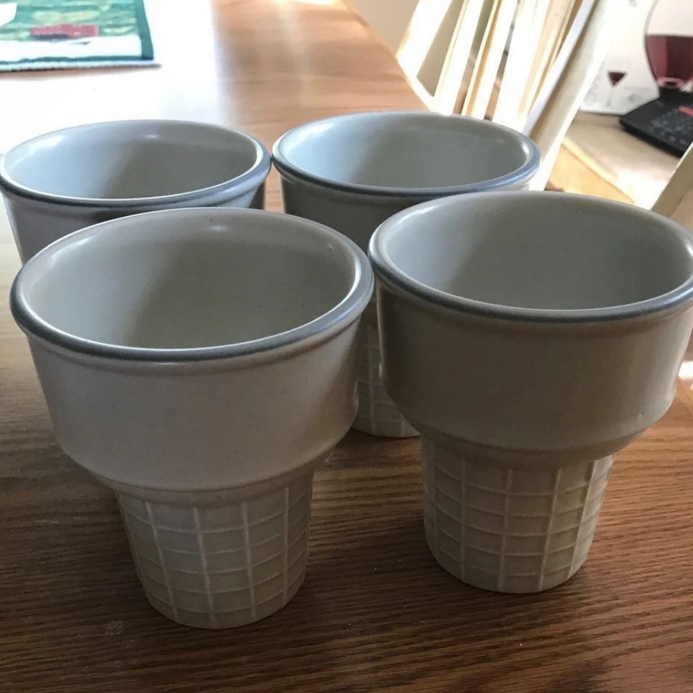 Pfaltzgraff Ice Cream Cone Cups set of 4 retired